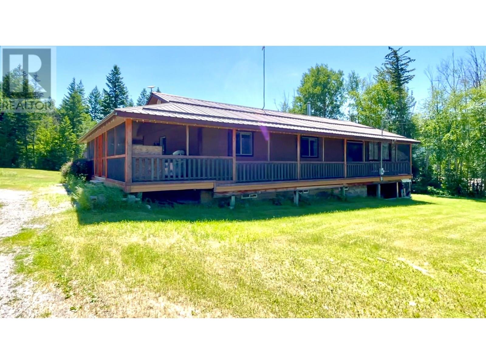 3049 95 Highway, golden, British Columbia