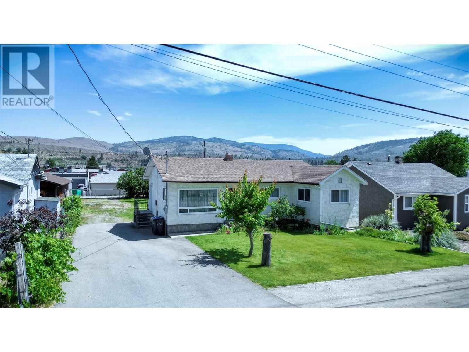 5887 OKANAGAN STREET Street, oliver, British Columbia