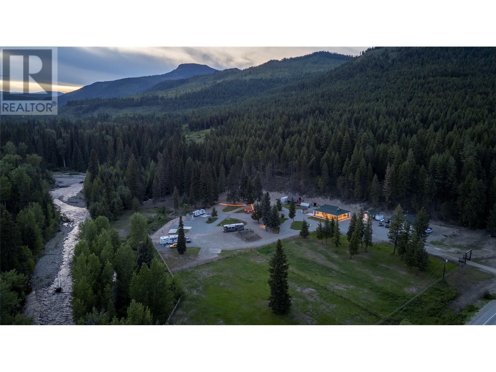 6645 Highway 33 Highway, carmi, British Columbia
