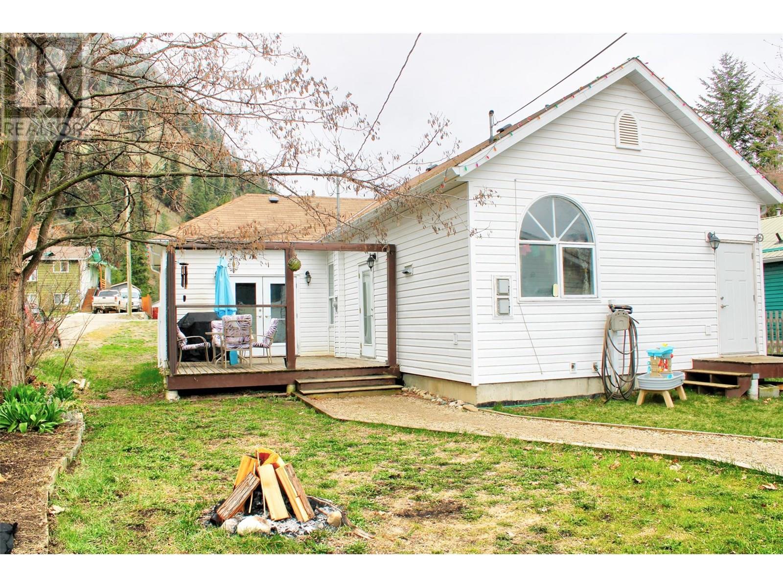 1142 Thompson Avenue, chase, British Columbia