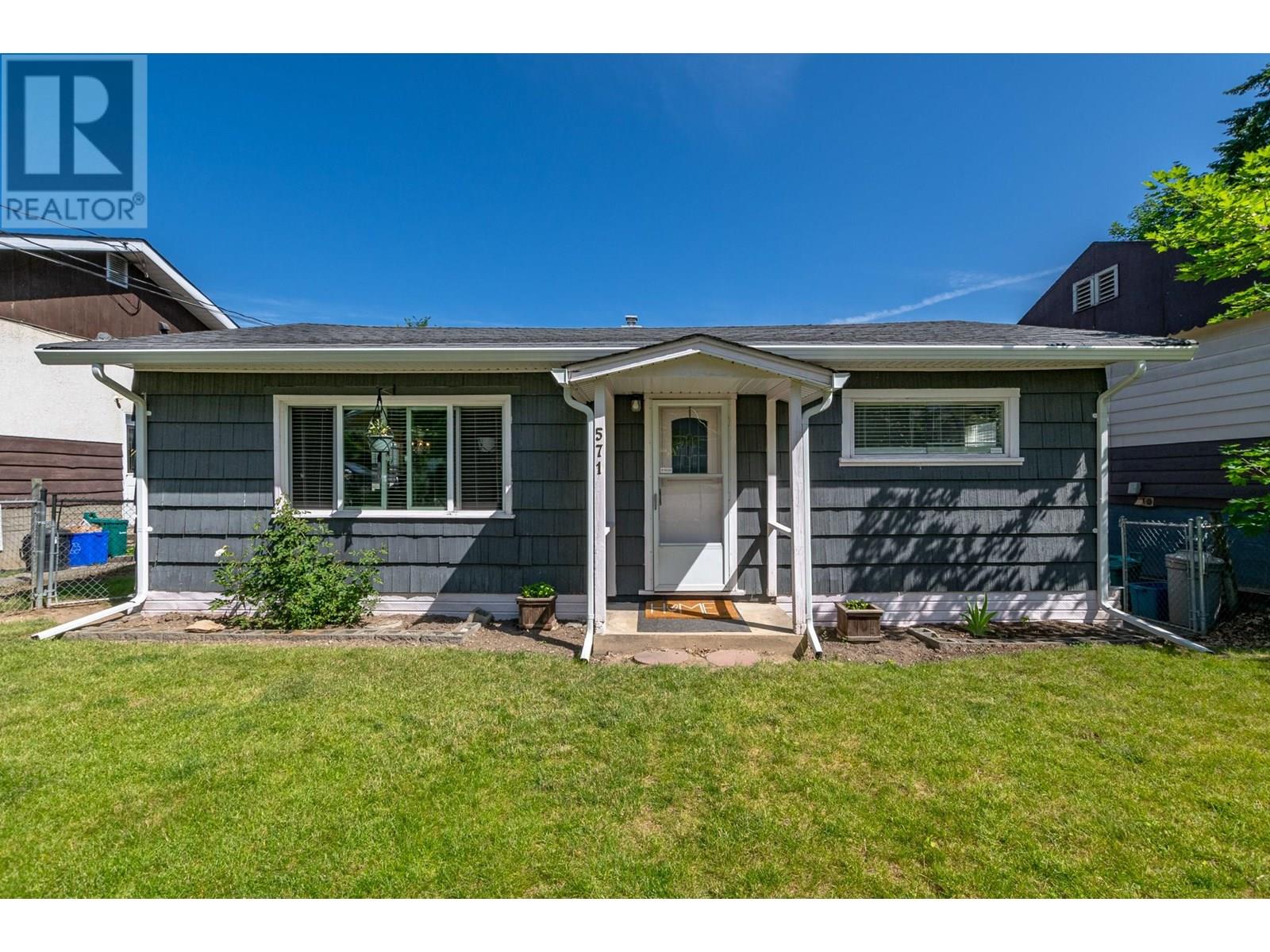 571 1 Avenue SE, salmon arm, British Columbia