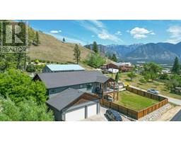 9175 West Avenue, wilmer, British Columbia