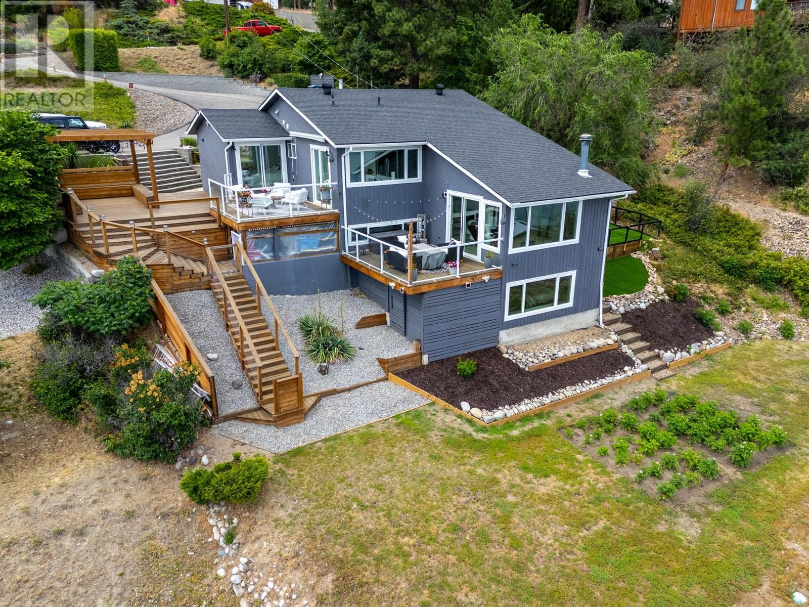6427 Stuart Crescent, peachland, British Columbia