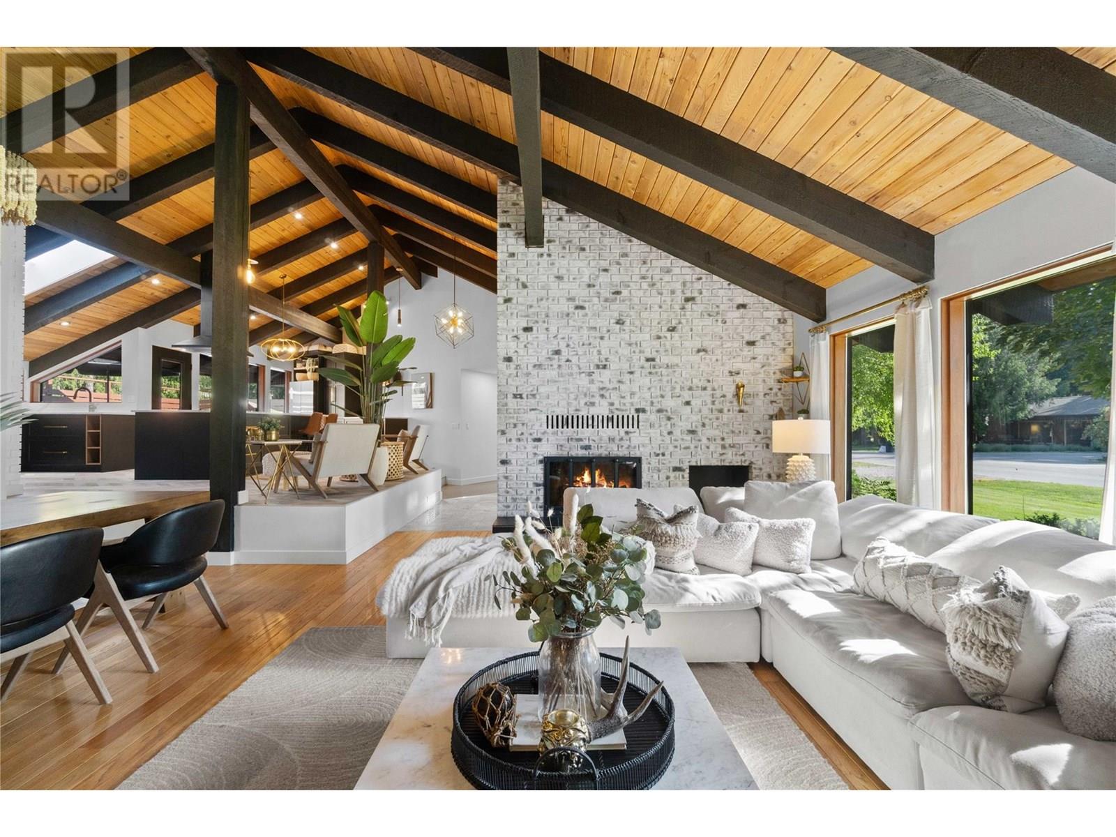802 Yew Avenue, sicamous, British Columbia