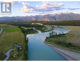 5496 93/95 Highway, wasa, British Columbia